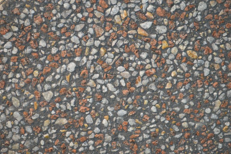 Exposed-Aggregate-Platinum-series-pink-stones-good-match-with-traditional-red-brick-colours
